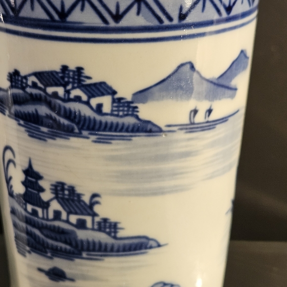 Vtg White And Blue Porcelain 16oz Mug. Blue Willow Inspiration Pattern Cup - Picture 7 of 14